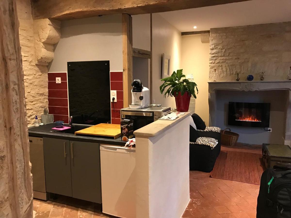 Appartement Au Poids Du Roy à Noyers-sur-Serein Extérieur photo